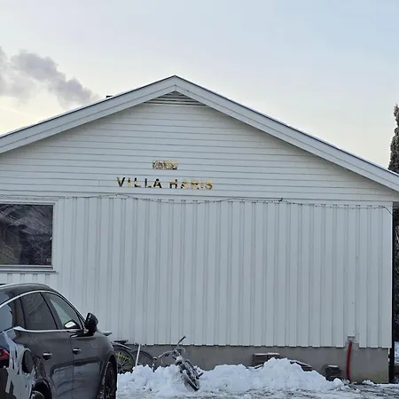 With 2 Bed In アパート