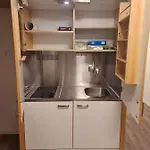 With 2 Bed In アパート